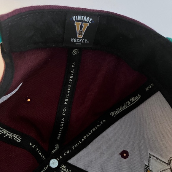 New Anaheim Mighty Ducks Ducks 20th anniversary hat! - Picture 5 of 5